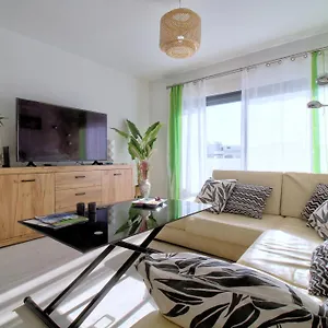 Apartment Center Location, Ac, Swimming Pool, And Parking, Olhao