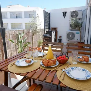 Apartment Spacious Terrace, Swimming Pool, Private Parking, Olhao